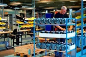 Robot độc đáo trên dây truyền lắp ráp