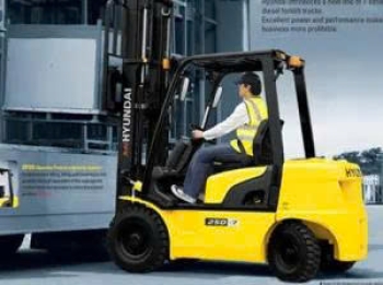 Những lưu ý khi vận hành xe nâng hàng